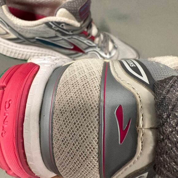 Brooks Sneakers Ghost 8 8th Edition Sz 11 Gray‎ Pink Silver 1201931B073 Athletic - Picture 11 of 15